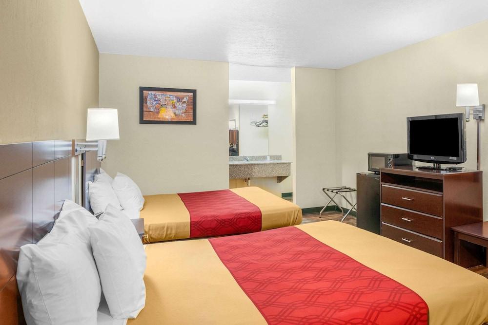 Econo Lodge Rolla I-44 Exit 184 Near Missouri University of Science and Technology photo 12