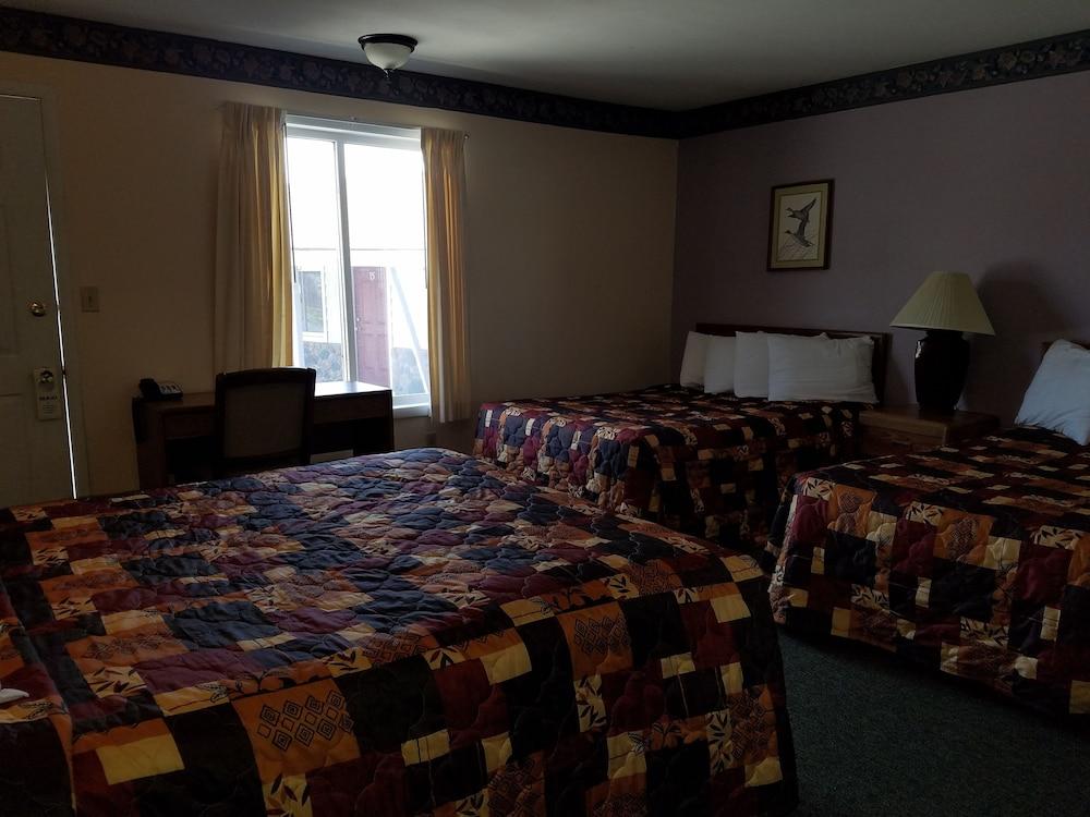 Clark's Beach Motel photo 32