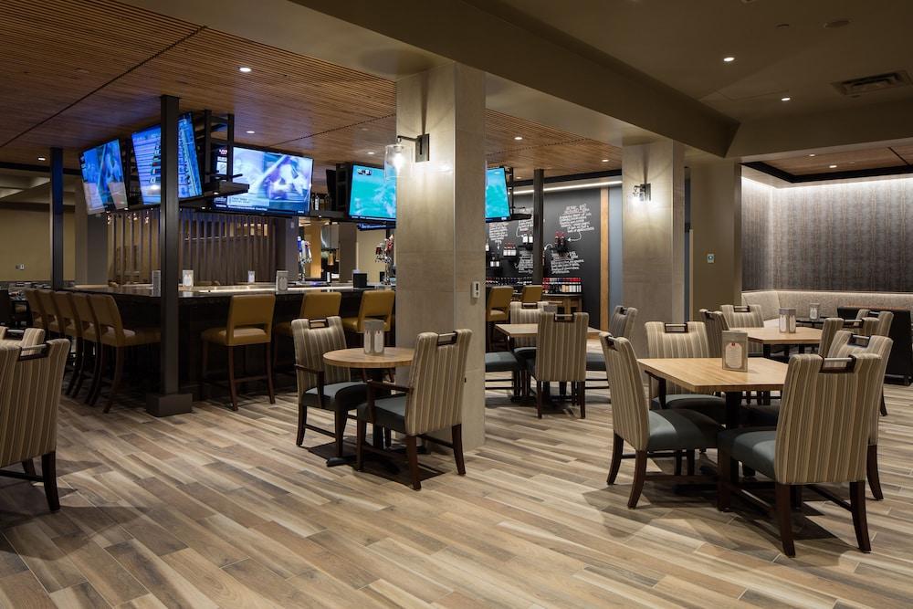Isle Casino Hotel - Bettendorf photo 39