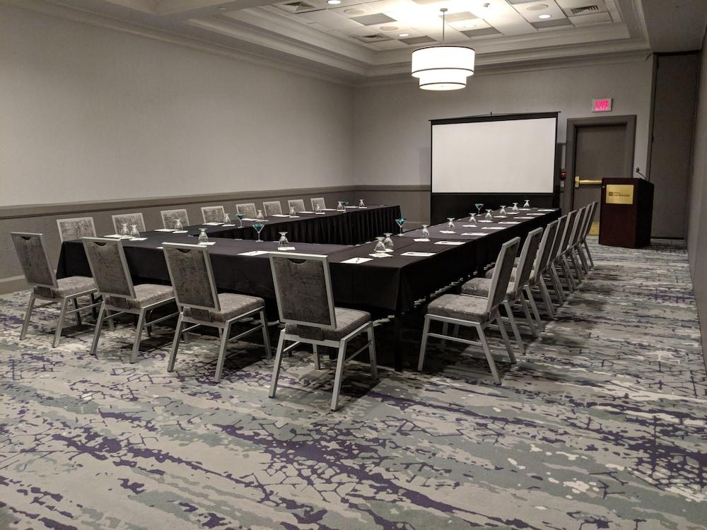 Hilton Garden Inn Chicago North Shore/Evanston photo 46