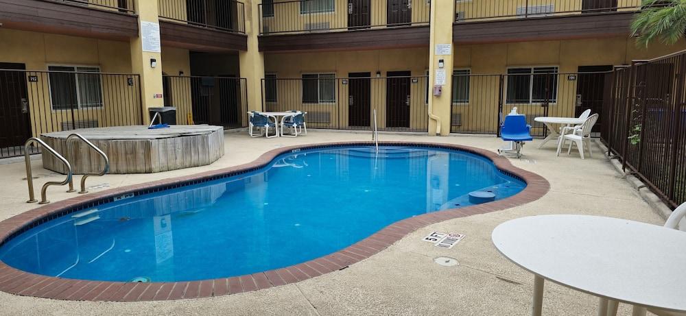 Texas Inn and Suites RGV photo 15