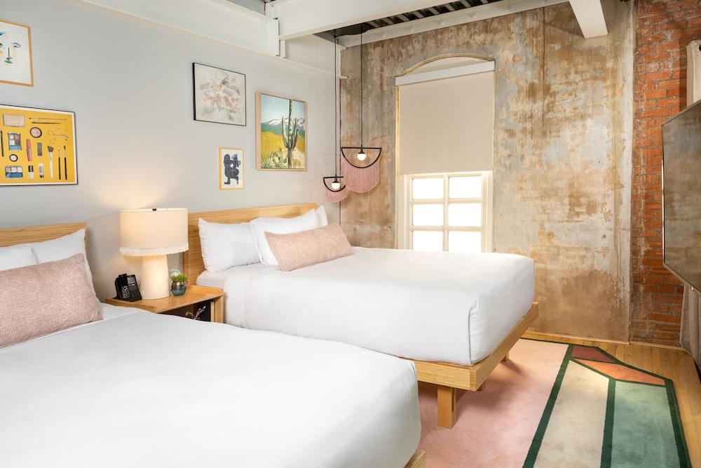 Canvas Hotel Dallas photo 10