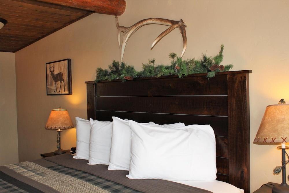 Elkhorn Cabins And Inn photo 7