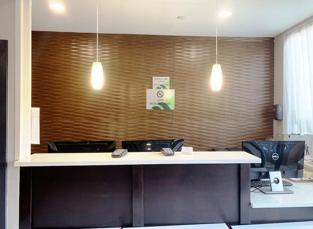 Wingate by Wyndham JFK Airport/Far Rockaway photo 15
