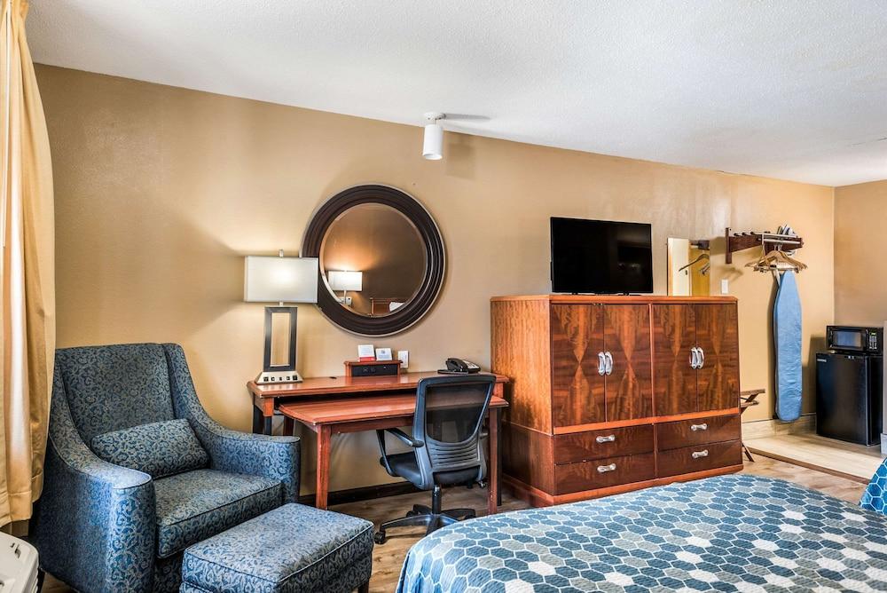 Econo Lodge Oskaloosa photo 28