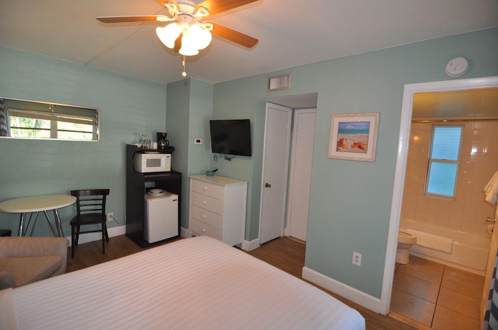 Lido Islander Inn photo 22