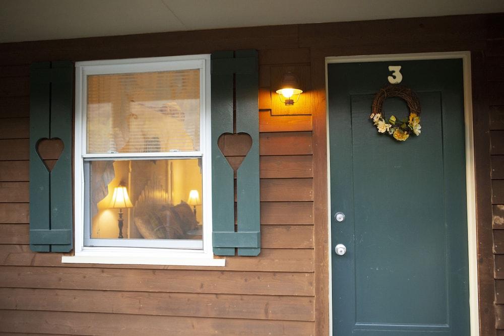 The Chimney Rock Inn & Cottages photo 61