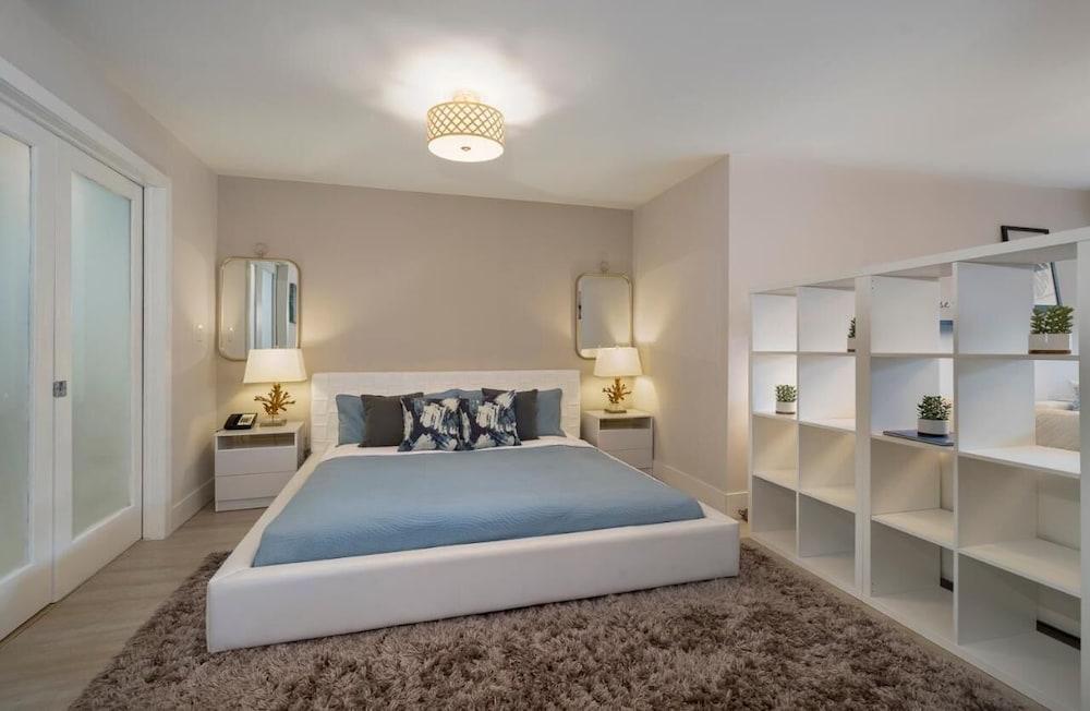 Strand Ocean Drive Suites photo 30