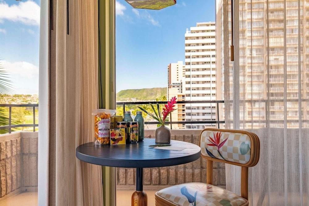 Wayfinder Waikiki photo 30