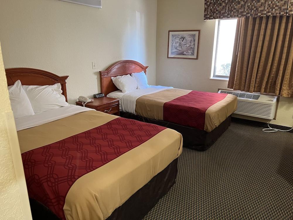 Express Inn & Suites photo 21