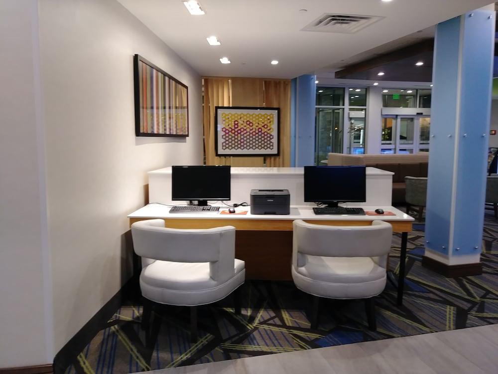 Holiday Inn Express & Suites Dallas Northeast - Arboretum by IHG photo 35
