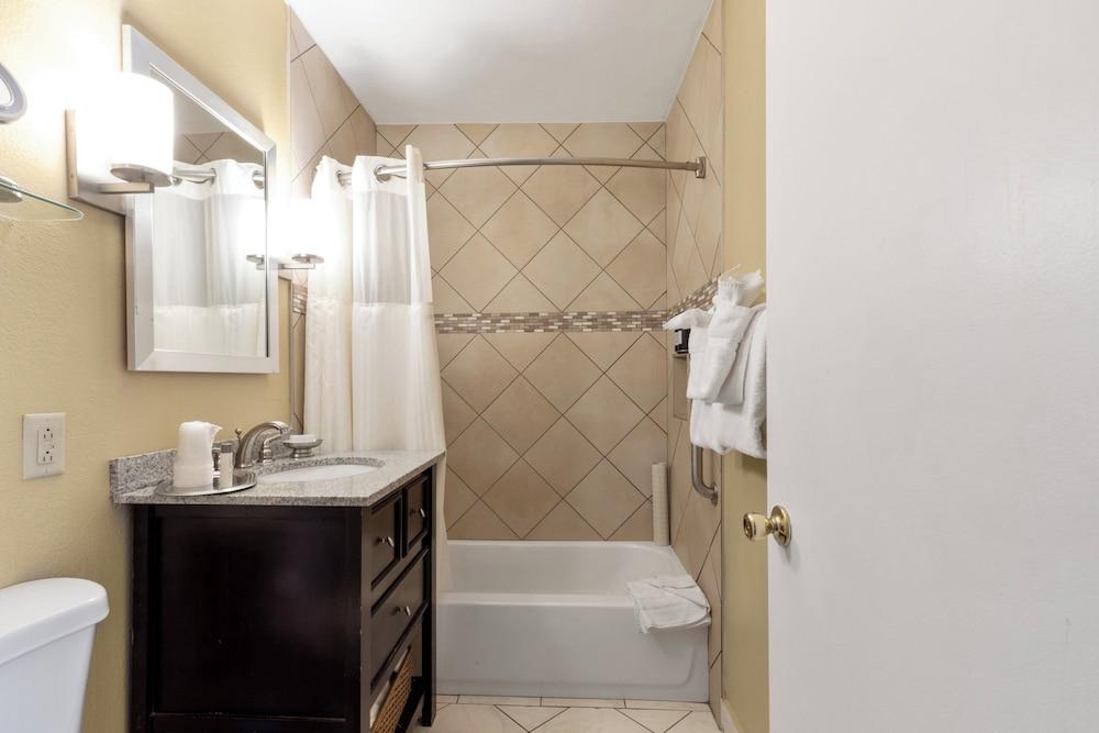 Marin Suites Hotel photo 96