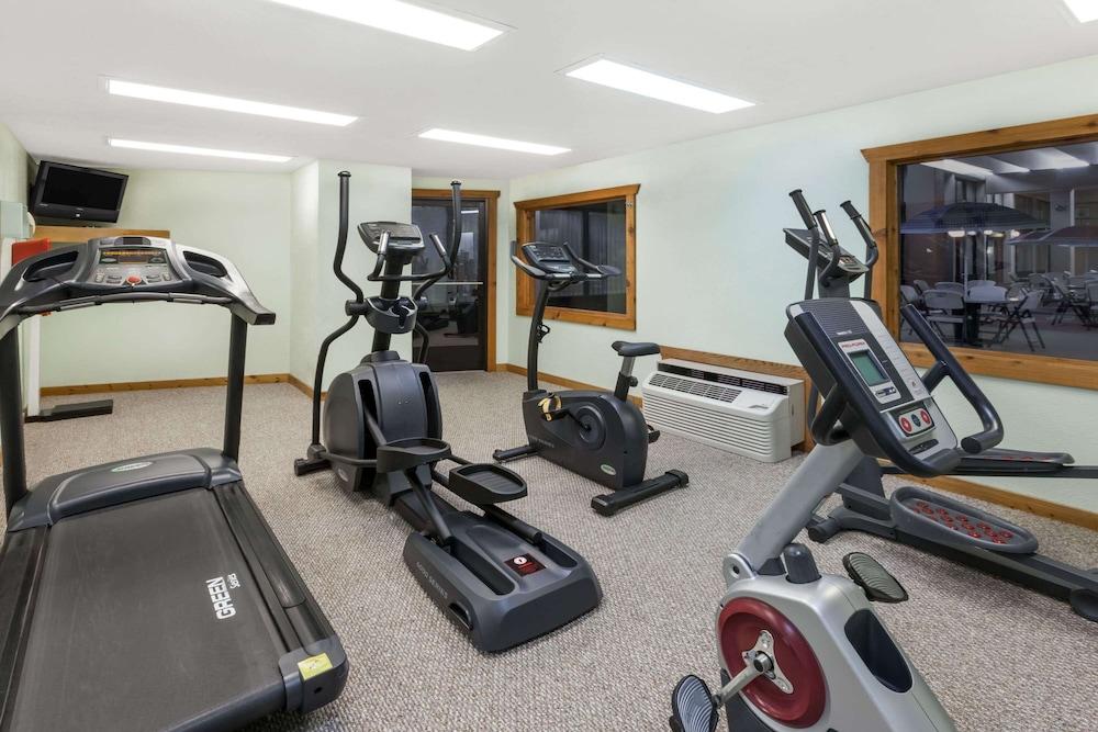 Quality Inn & Suites photo 24