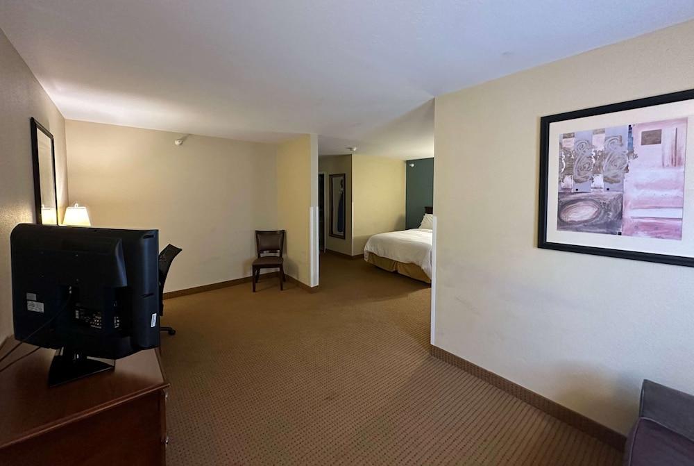 Wingate by Wyndham Newell photo 38