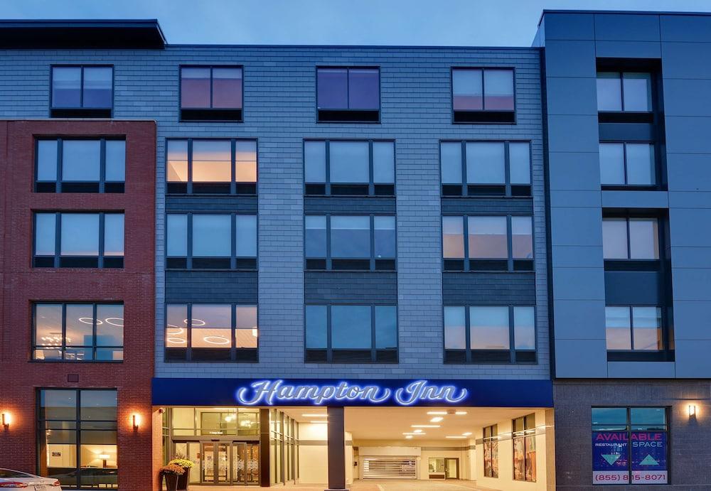 Hampton Inn Salem Boston photo 36