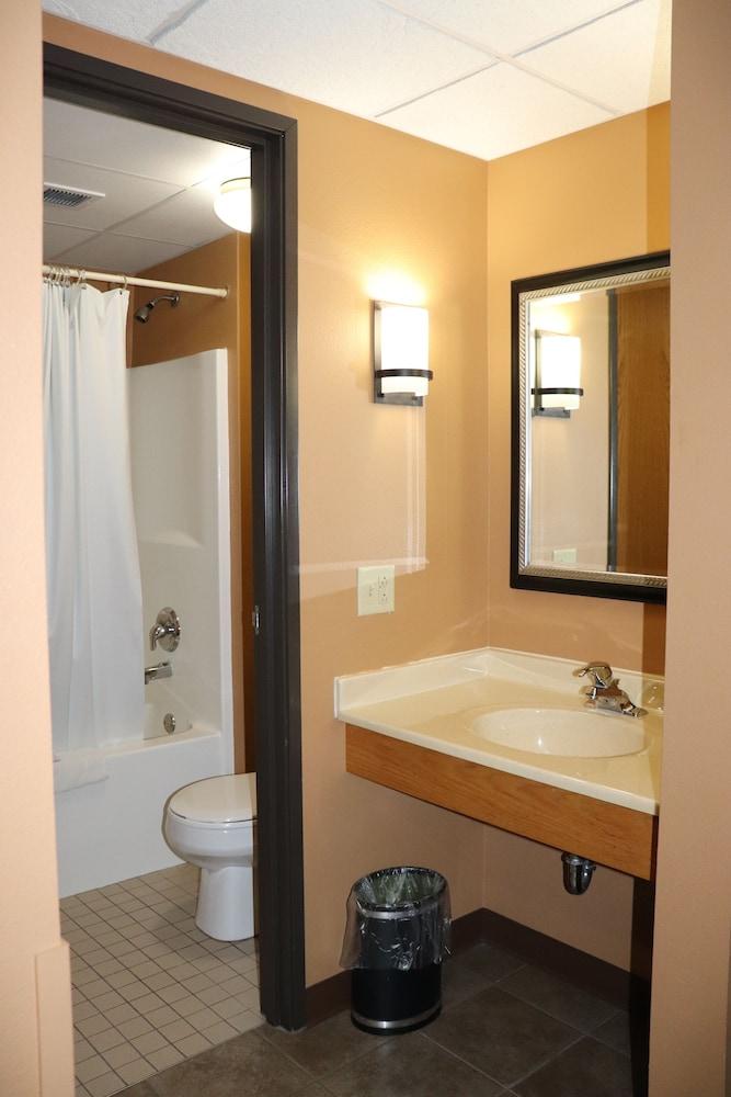 Prairie Inn and Suites Holmen/La Cross photo 13