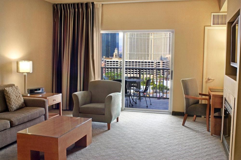 The Platinum Hotel photo 2