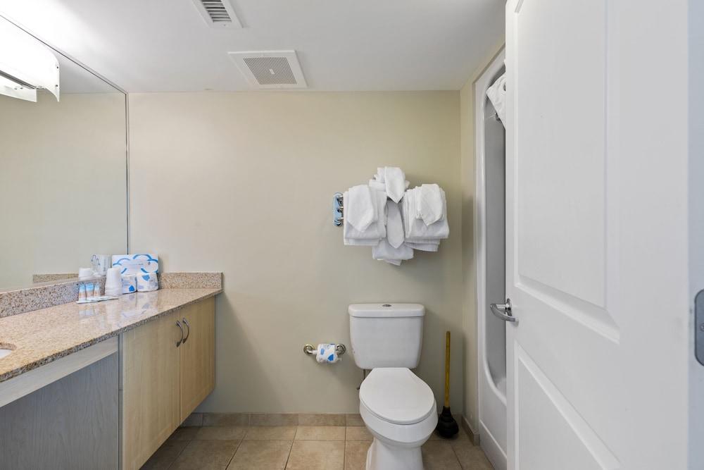 Sandy Beach Oceanfront Resort photo 61