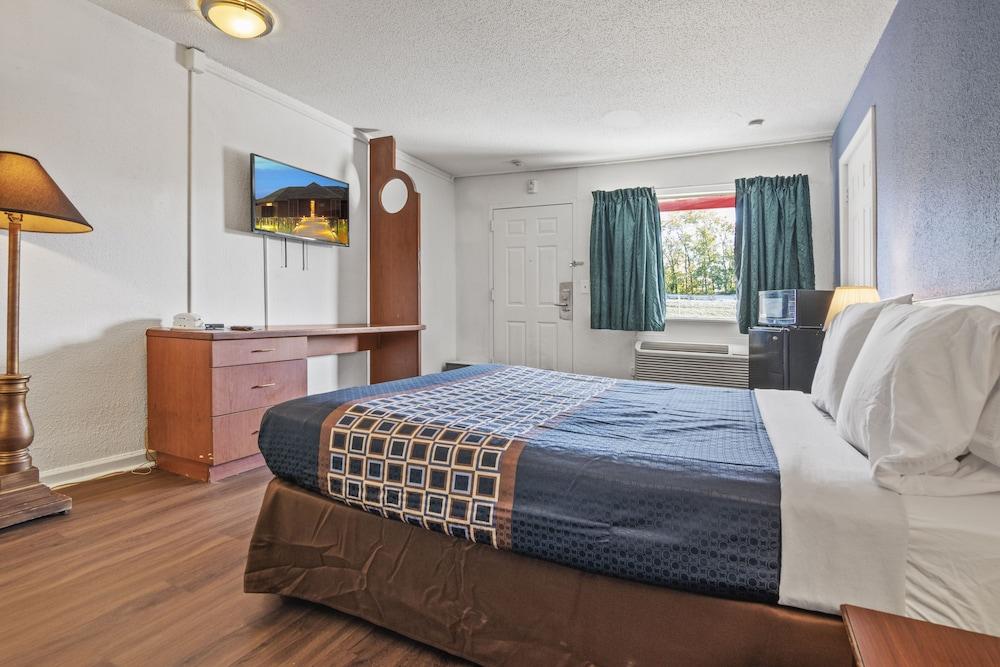 Economy Lodge photo 10