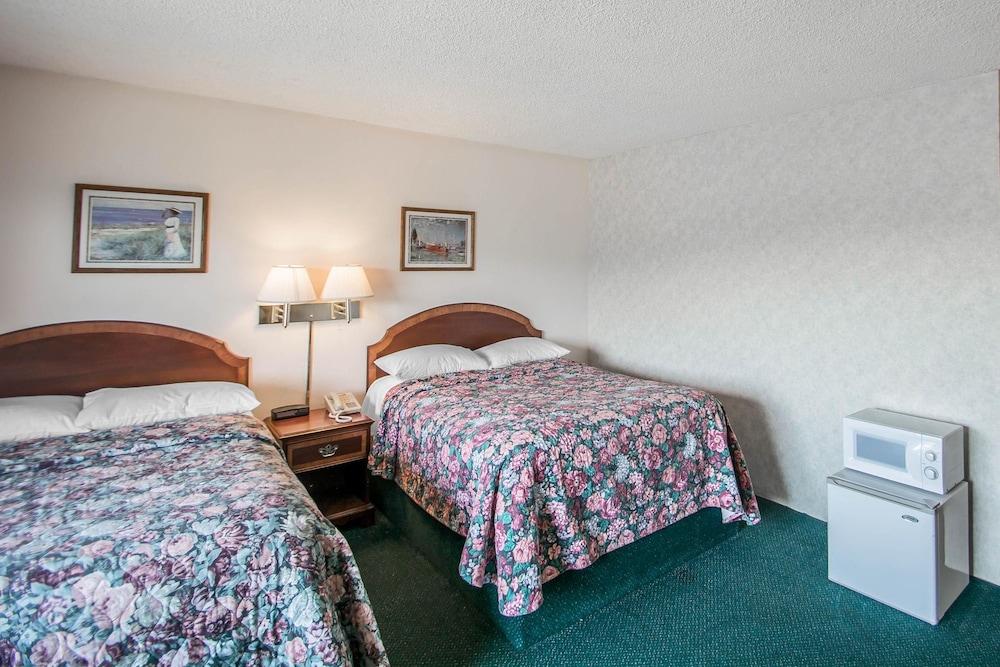 Econo Lodge Hornell photo 23