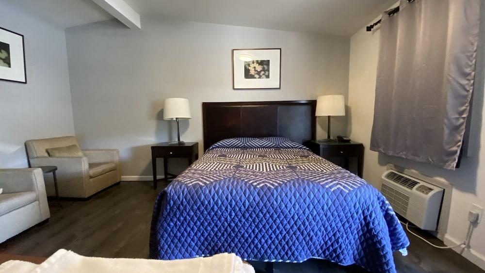 Golden Kent Motel photo 44
