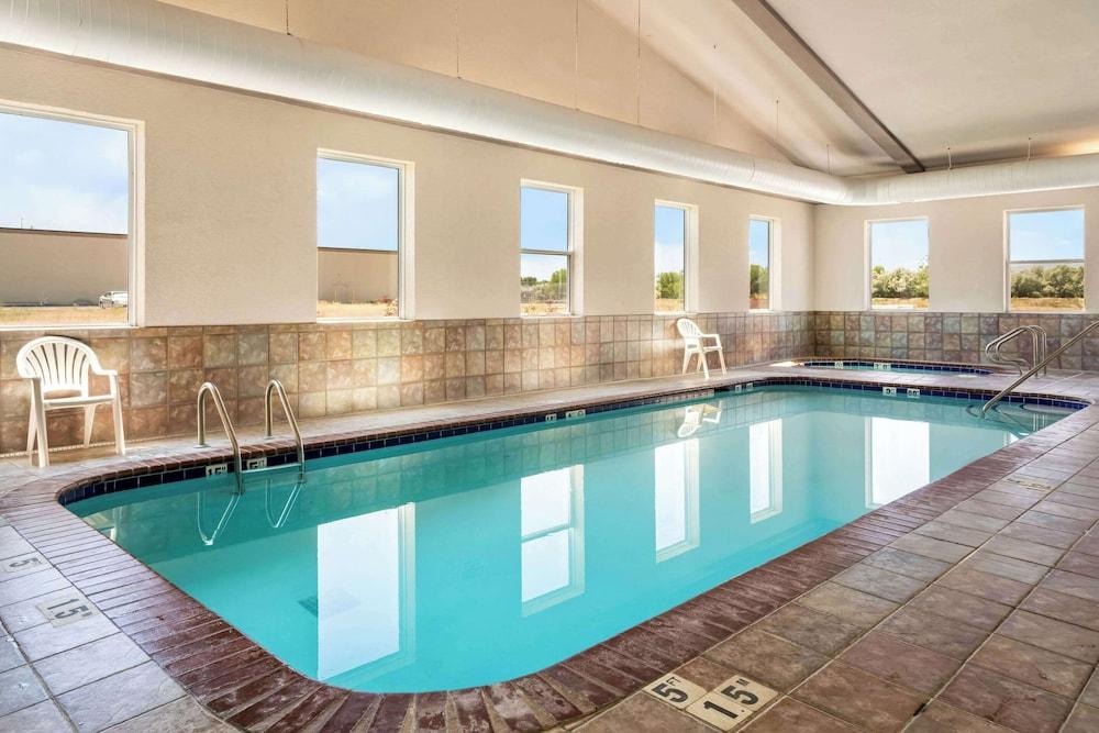 Comfort Inn & Suites Riverton photo 32