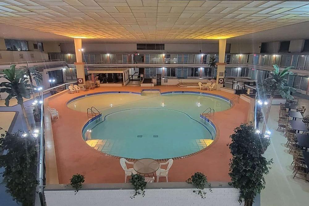 Howard Johnson BY Wyndham Hannibal photo 16