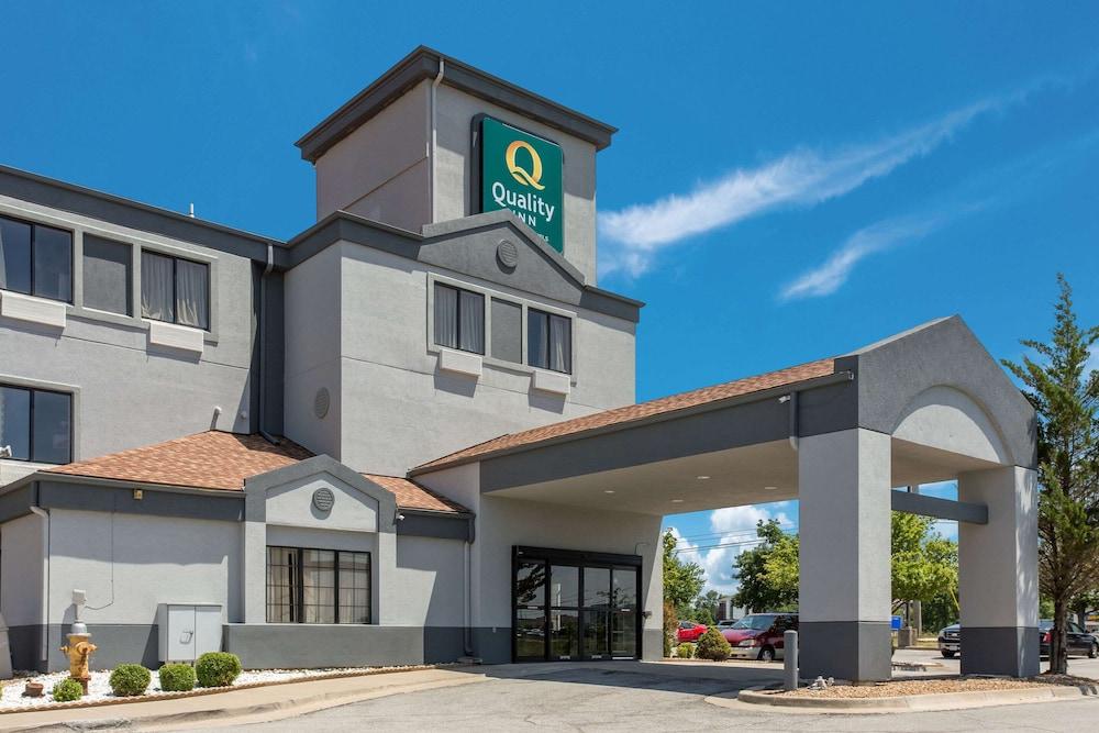 Quality Inn Lees Summit - Kansas City photo 1