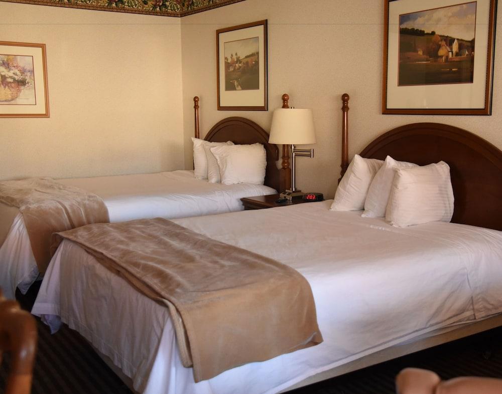 Thunderbird Motel photo 5