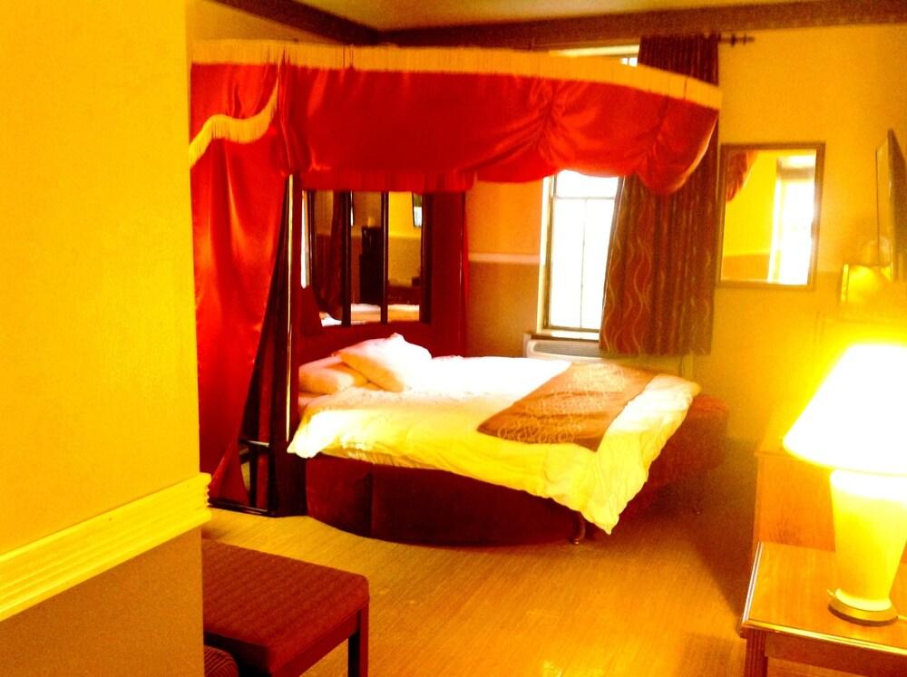 Village Inn photo 37