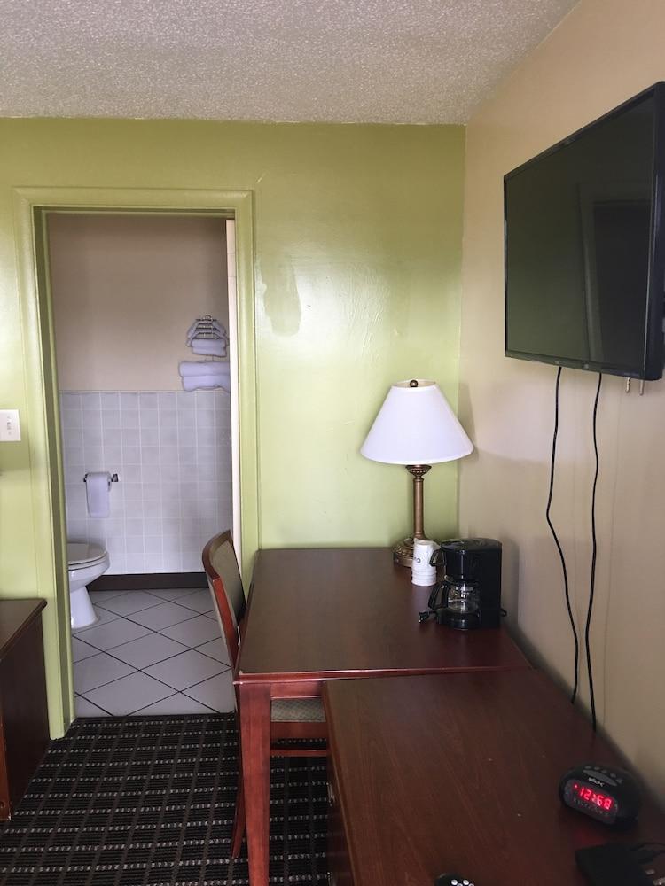 Kentland Motel photo 5