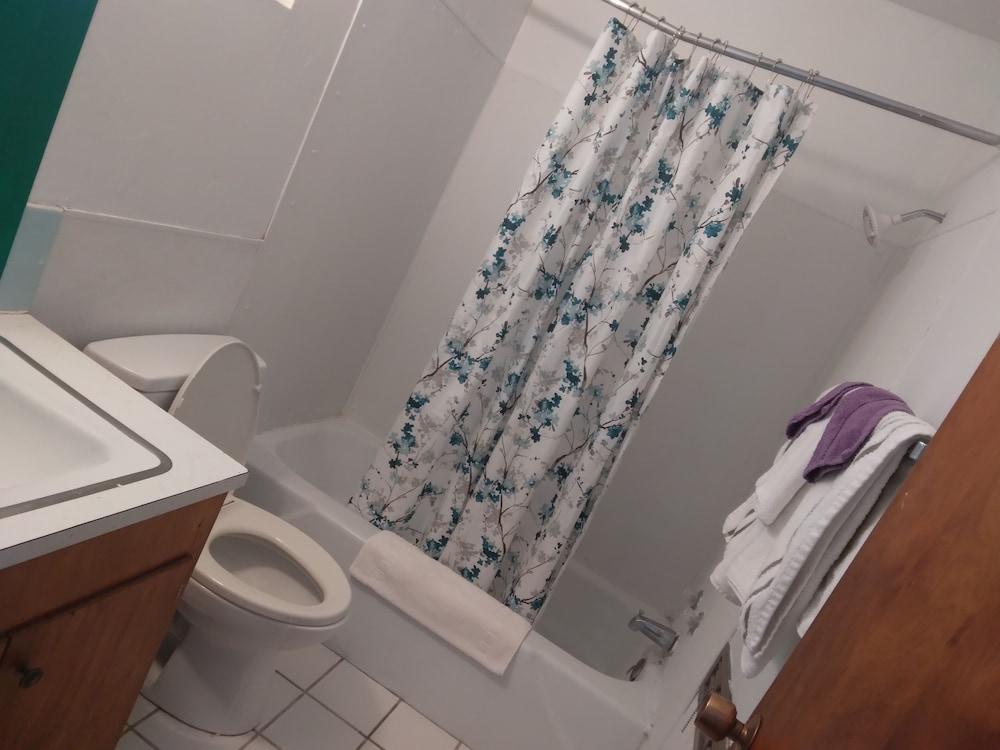 Capri Motel photo 13