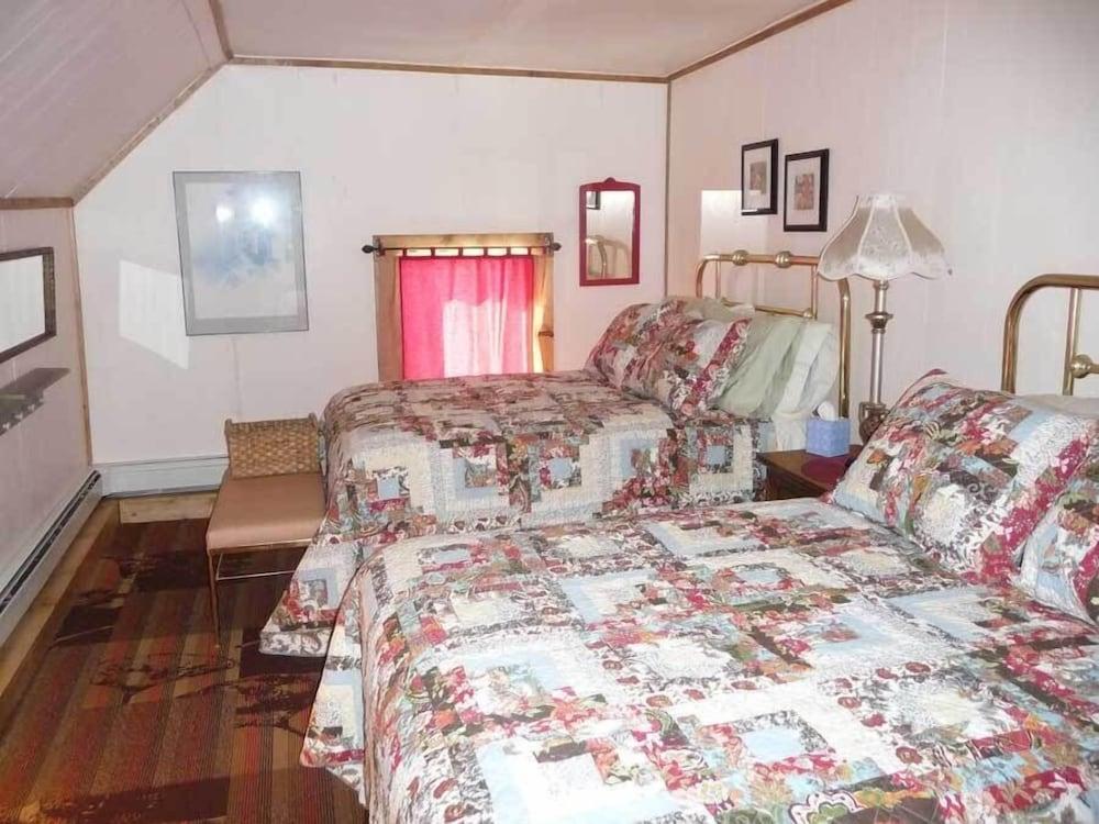 The Twin Lakes Inn photo 21