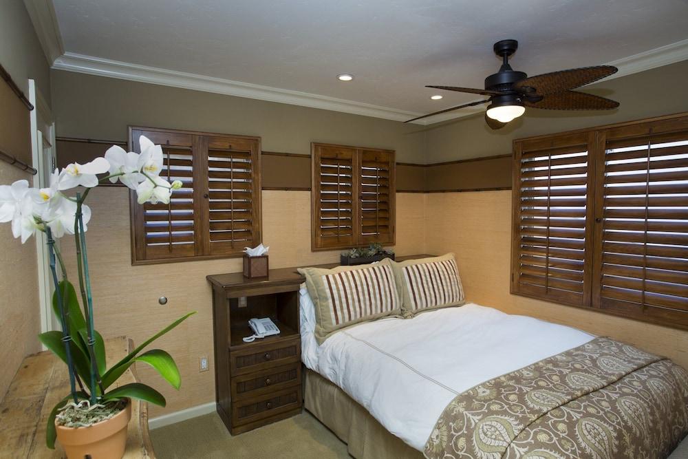 Sunset Cove Villas in Laguna Beach photo 95