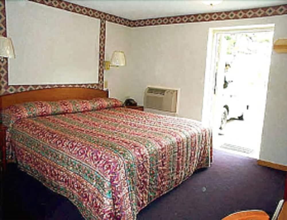 Wesley Inn & Suites photo 4