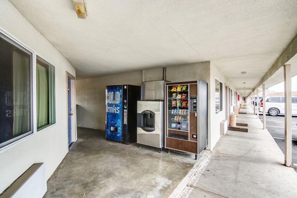 Motel 6 Manteca, CA photo 22