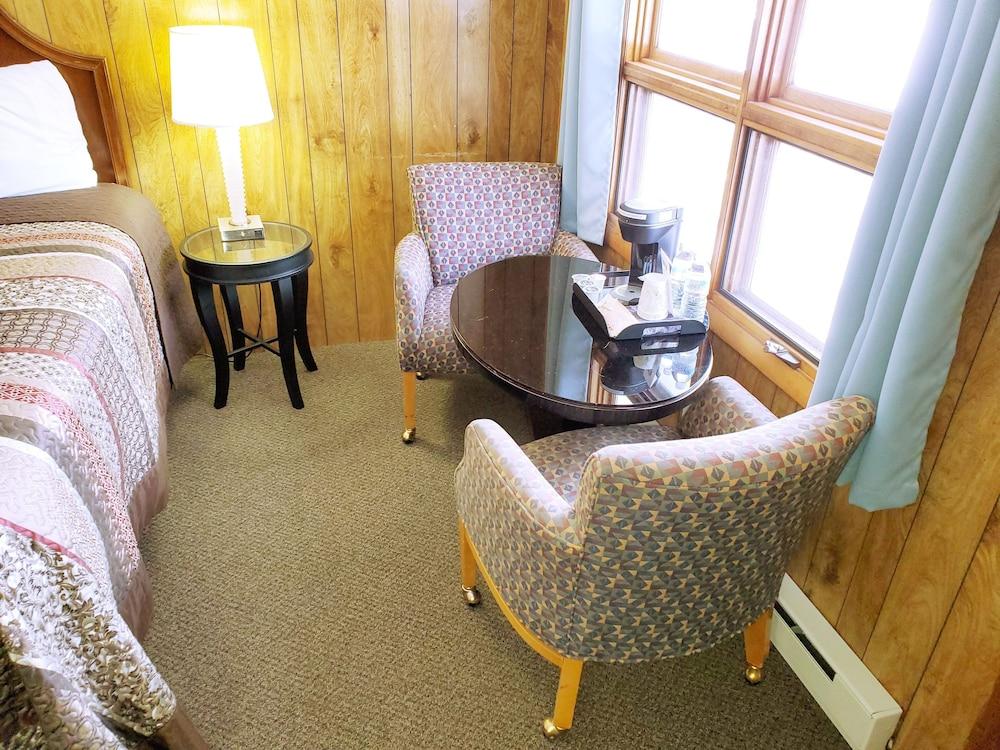 White Mountain Motel And Cottages photo 14