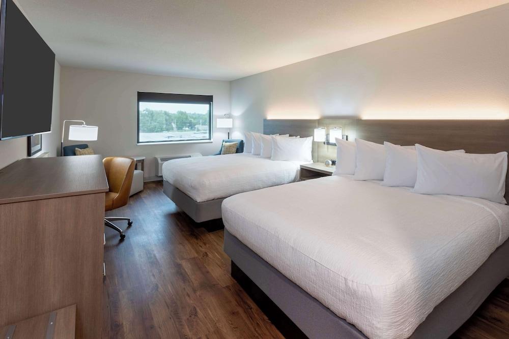 GrandStay Hotel & Suites photo 12
