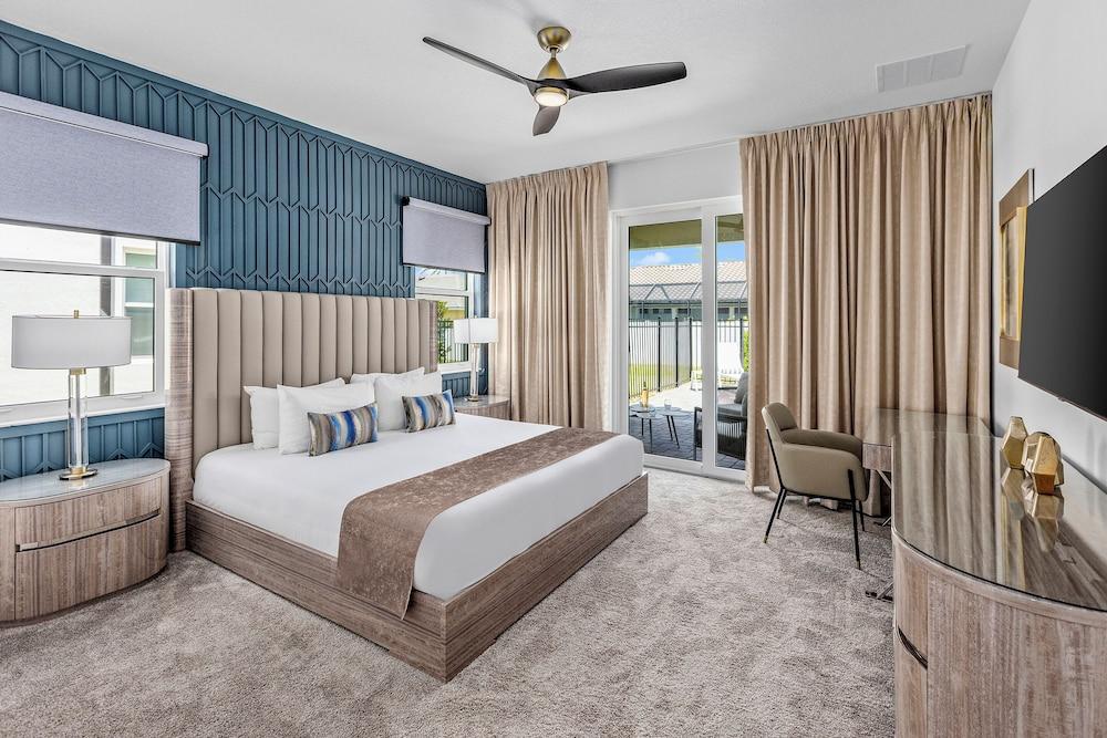Harbor Island Beach Club by Villatel photo 13