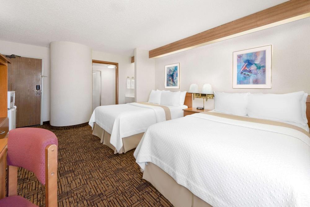 Days Inn by Wyndham Liberal KS photo 8