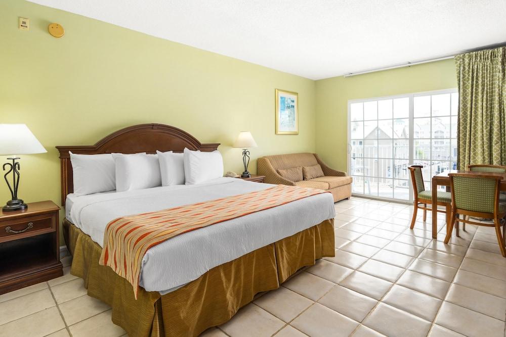 Tidelands Caribbean Hotel and Suites photo 5