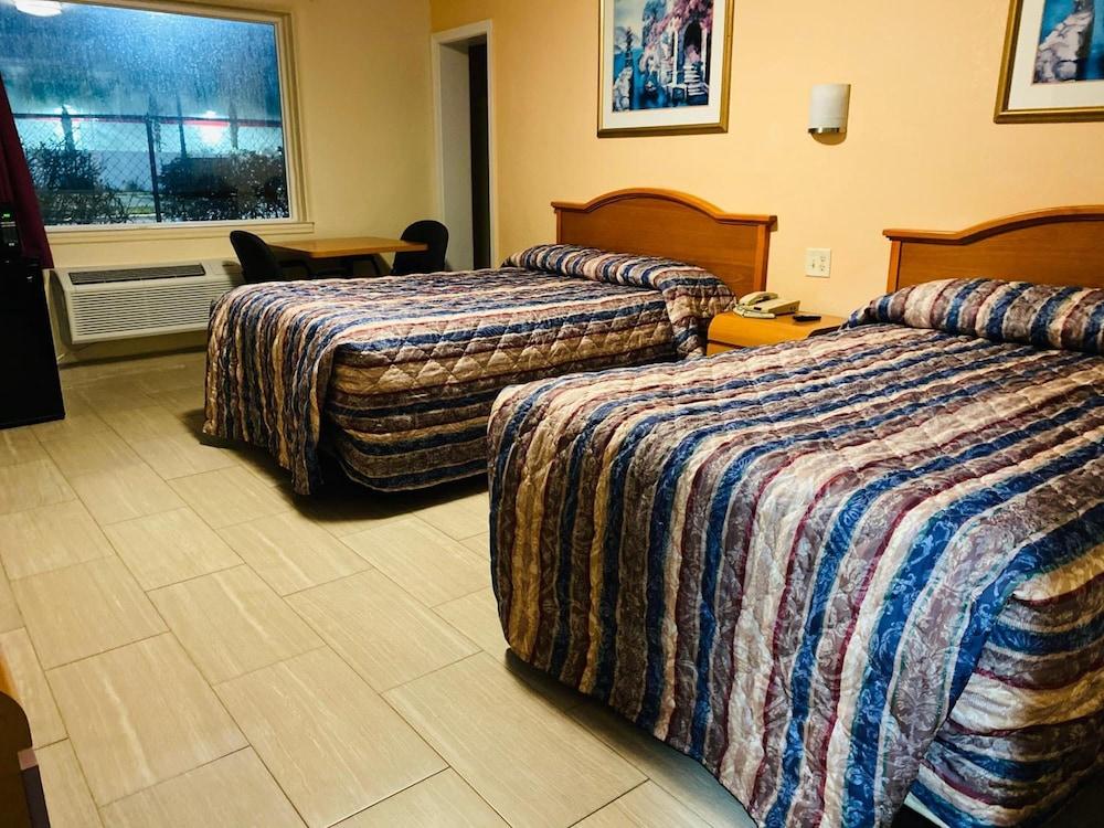 A1A Super Inn photo 9