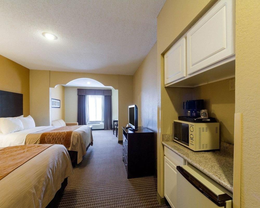 Comfort Inn & Suites Burnet photo 7