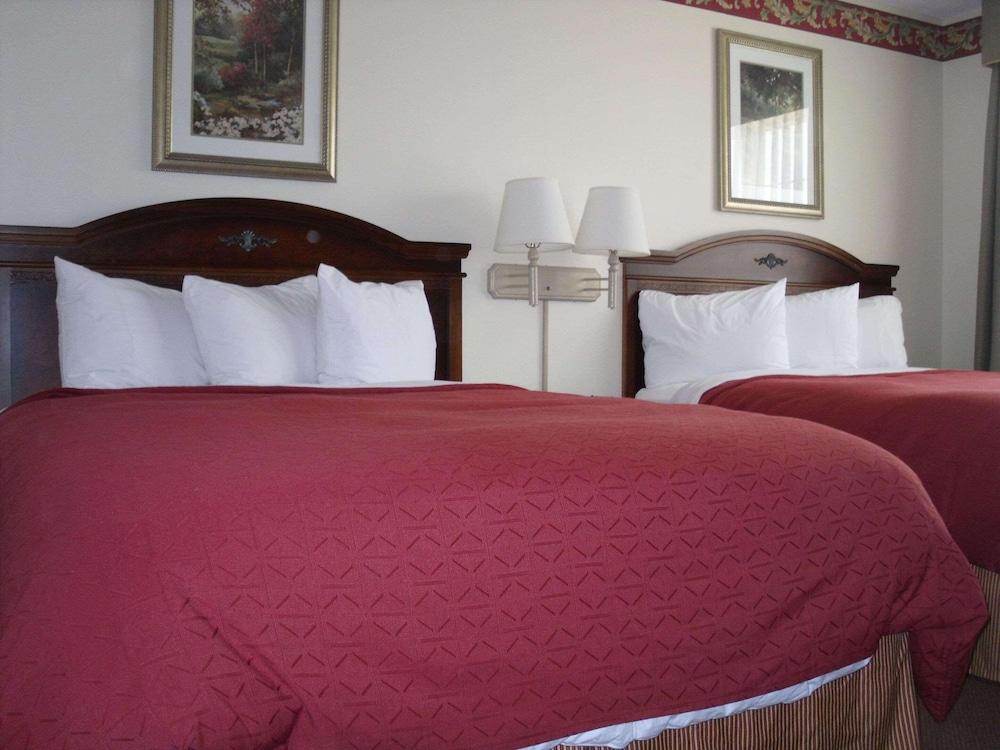 Country Inn & Suites by Radisson, Effingham, IL photo 3