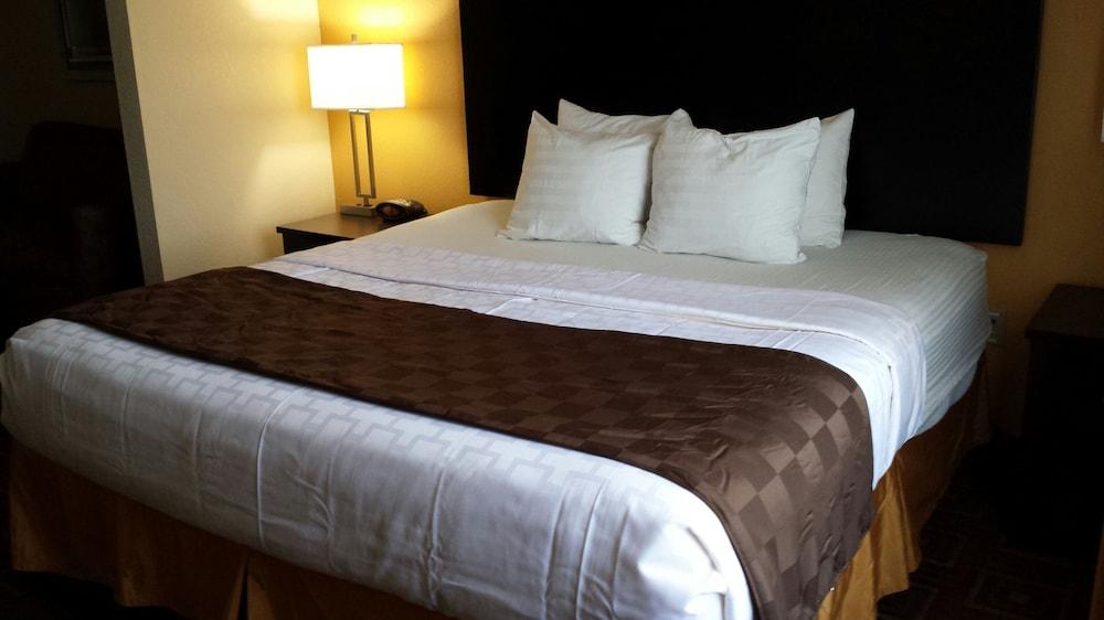 Paradise Inn & Suites photo 10