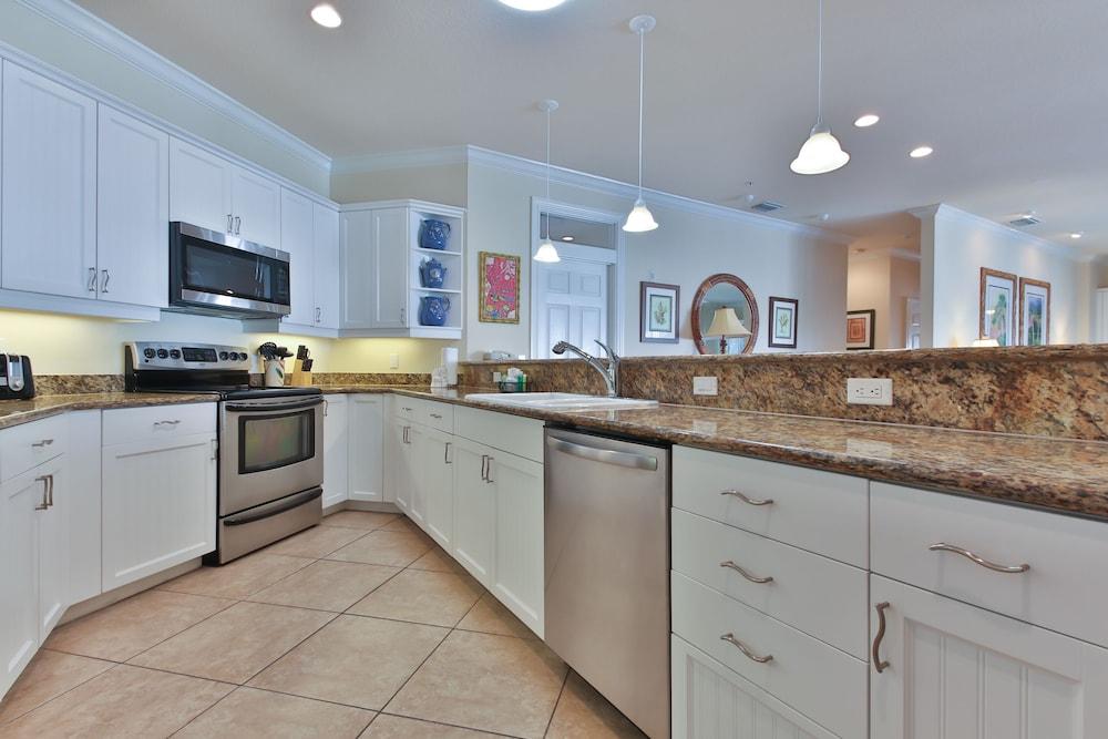 Tortuga Inn Beach Resort photo 15