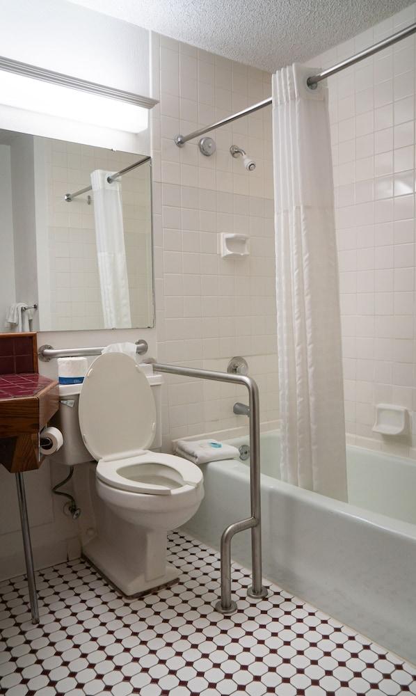 The Boulder Broker photo 25