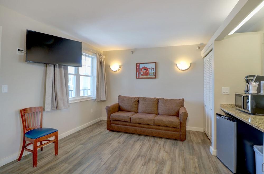 Atlantic Oceanfront Hotel photo 48