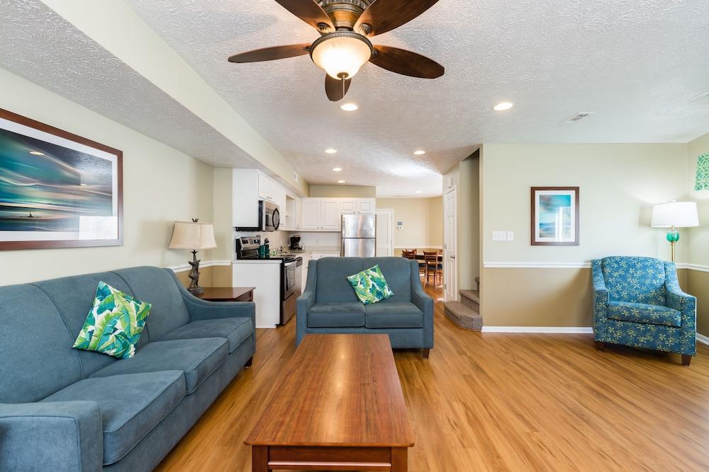 Country Club Villas photo 40