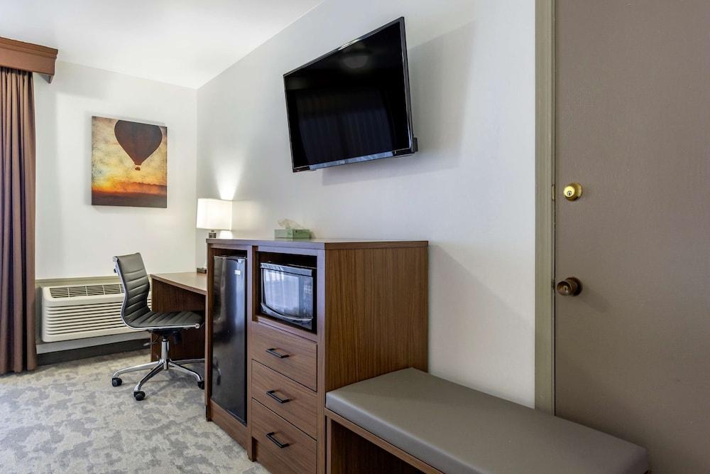 Best Western Plus Lake Front Hotel photo 11